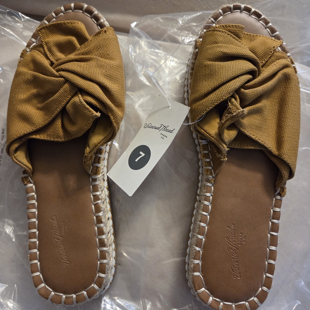Universal Thread Women's Tan Knotted Slide Sandals